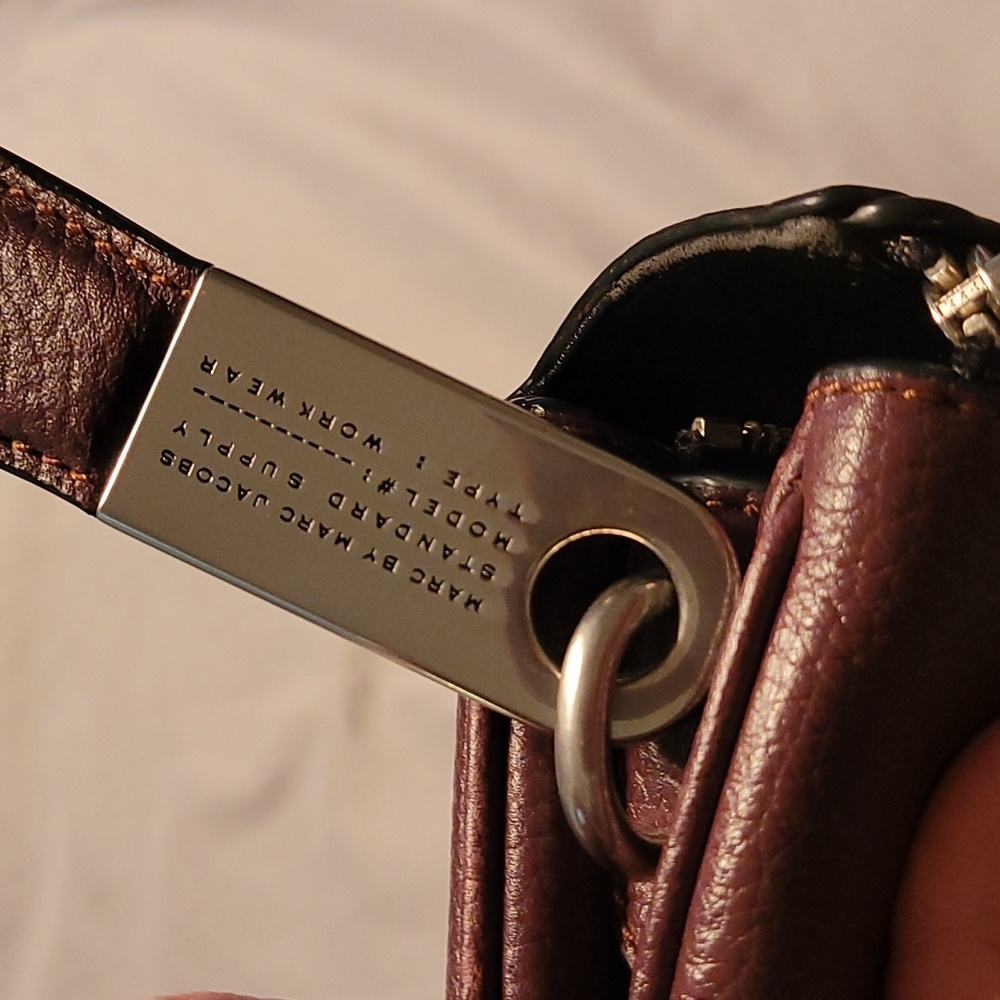 MARC BY MARC JACOBS STANDARD SUPPLY TYPE WORK WEAR LK NEW - Picture 4 of 16